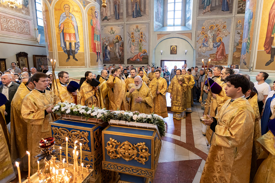 Архиерейское богослужение в день тезоименитства митрополита Крутицкого и Коломенского Павла