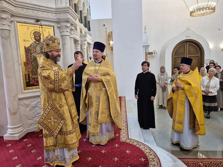 Архиерейская литургия в Никольском соборе г. Красногорск