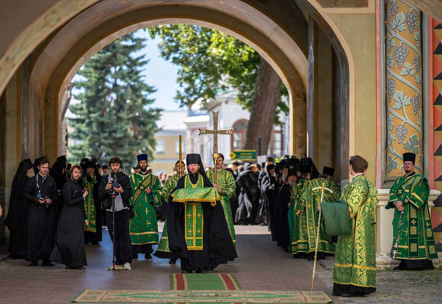 Святейший Патриарх Кирилл совершил малую вечерню с чтением акафиста преподобному Сергию Радонежскому в Троице-Сергиевой лавре