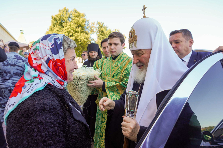 Святейший Патриарх Кирилл совершил малую вечерню с чтением акафиста преподобному Сергию Радонежскому в Троице-Сергиевой лавре