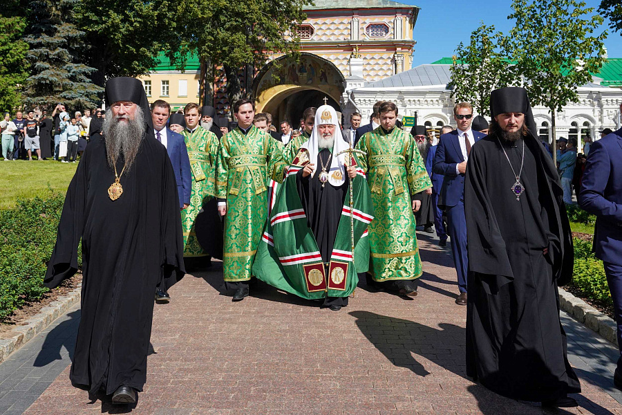 Святейший Патриарх Кирилл совершил малую вечерню с чтением акафиста преподобному Сергию Радонежскому в Троице-Сергиевой лавре