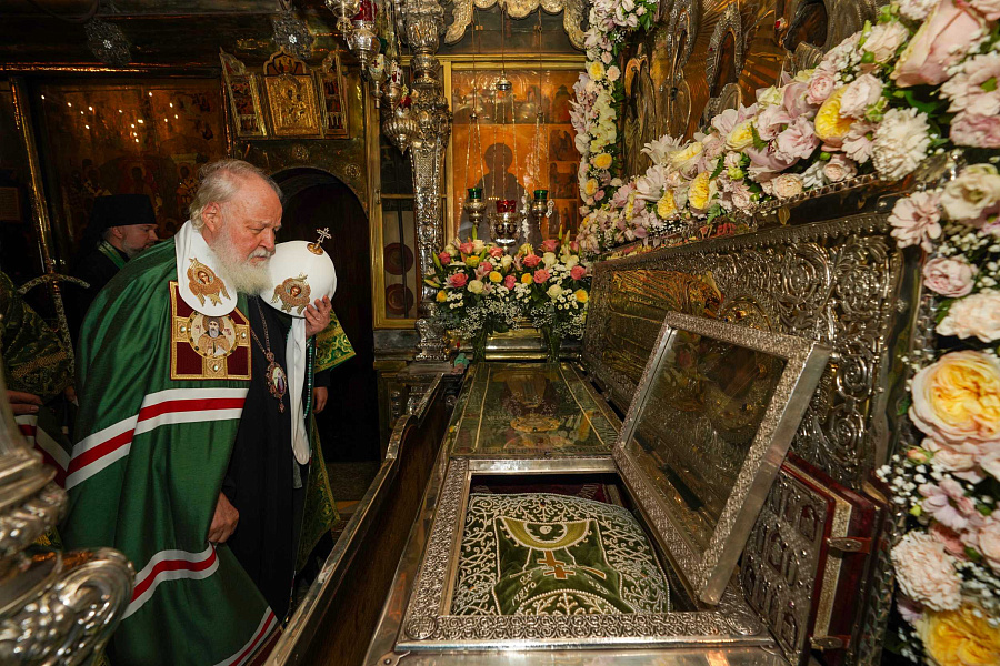 Святейший Патриарх Кирилл совершил малую вечерню с чтением акафиста преподобному Сергию Радонежскому в Троице-Сергиевой лавре