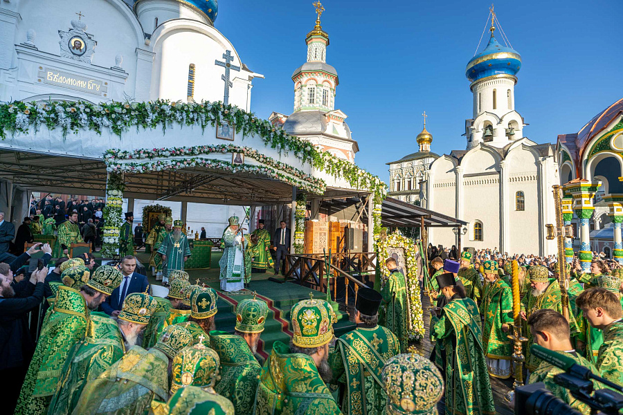 В канун праздника обретения мощей преподобного Сергия Радонежского Святейший Патриарх Кирилл совершил всенощное бдение в Троице-Сергиевой лавре