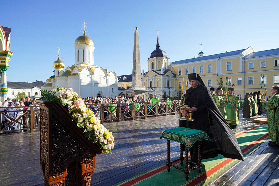 В канун праздника обретения мощей преподобного Сергия Радонежского Святейший Патриарх Кирилл совершил всенощное бдение в Троице-Сергиевой лавре