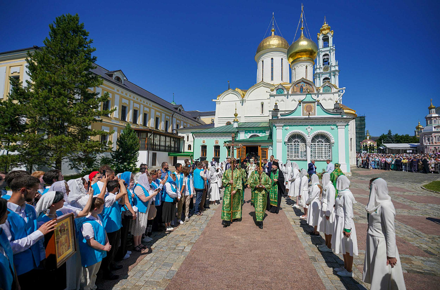 В день памяти преподобного Сергия Радонежского Предстоятель Русской Церкви совершил Литургию в Троице-Сергиевой лавре
