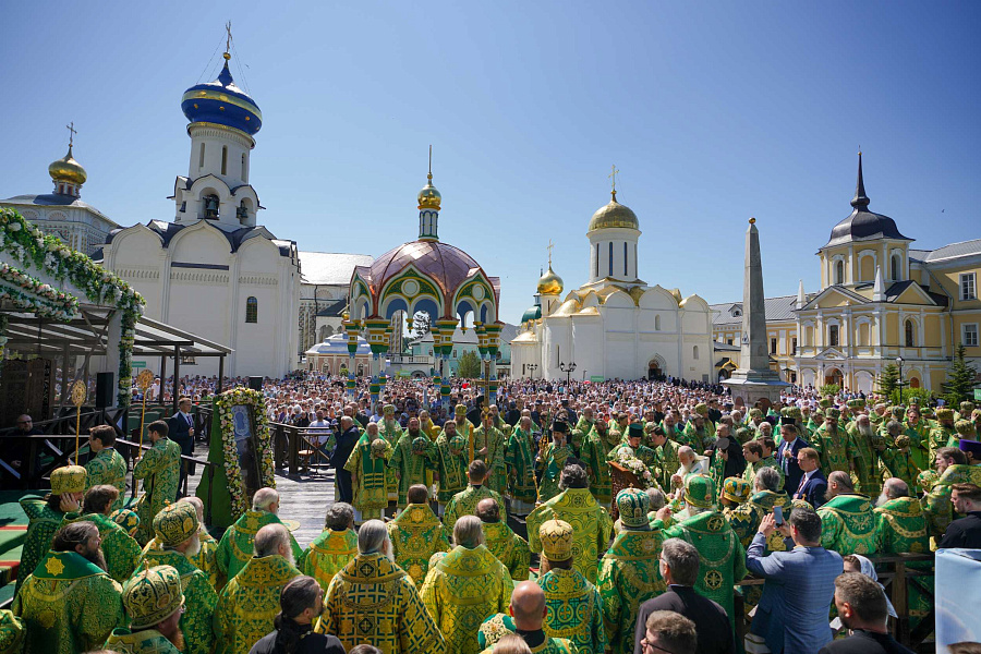В день памяти преподобного Сергия Радонежского Предстоятель Русской Церкви совершил Литургию в Троице-Сергиевой лавре