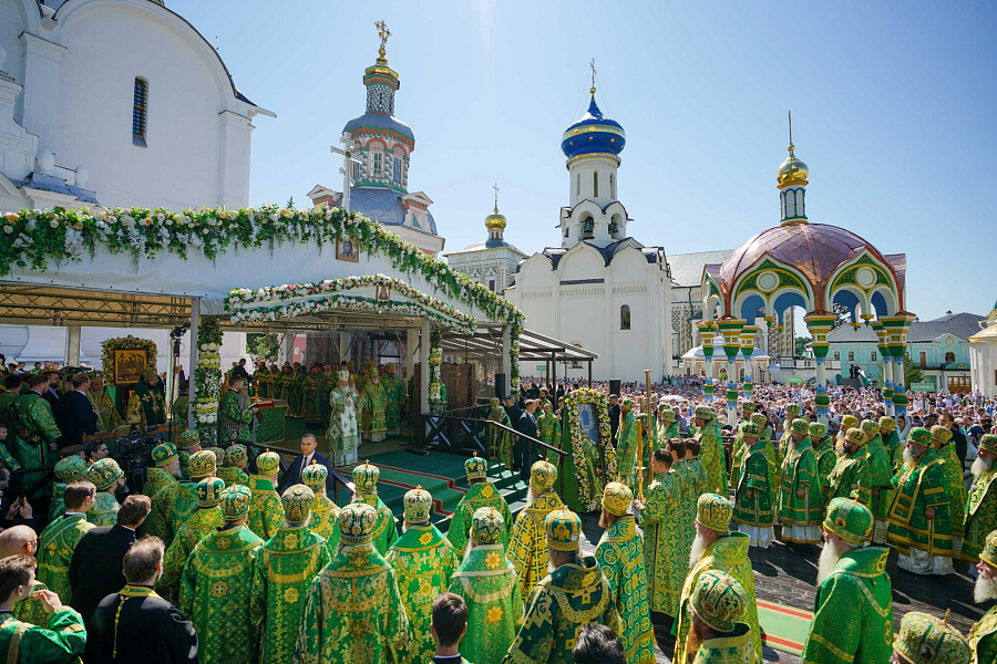 В день памяти преподобного Сергия Радонежского Предстоятель Русской Церкви совершил Литургию в Троице-Сергиевой лавре