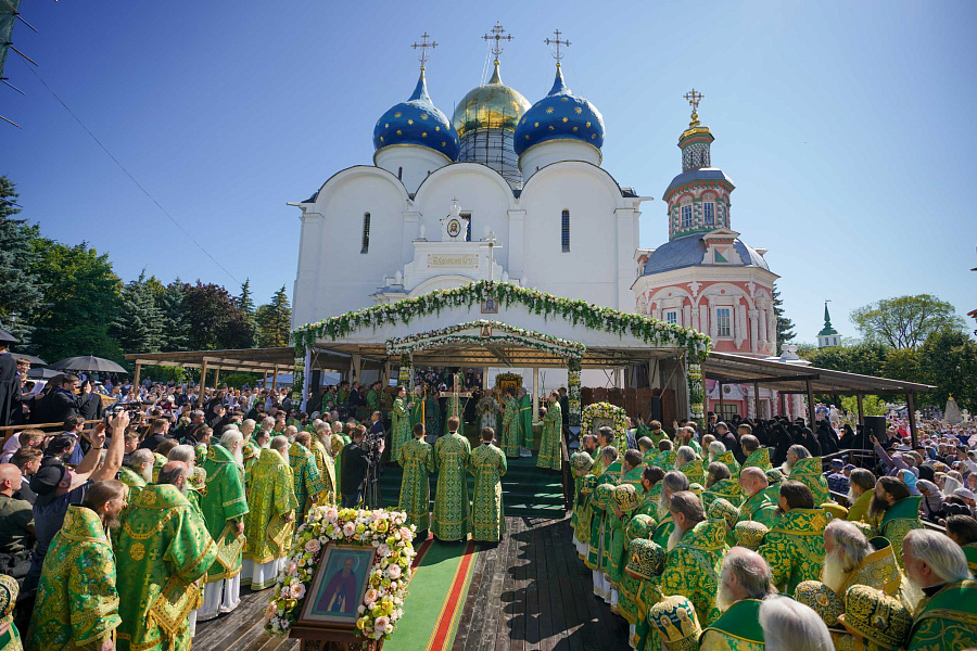 В день памяти преподобного Сергия Радонежского Предстоятель Русской Церкви совершил Литургию в Троице-Сергиевой лавре