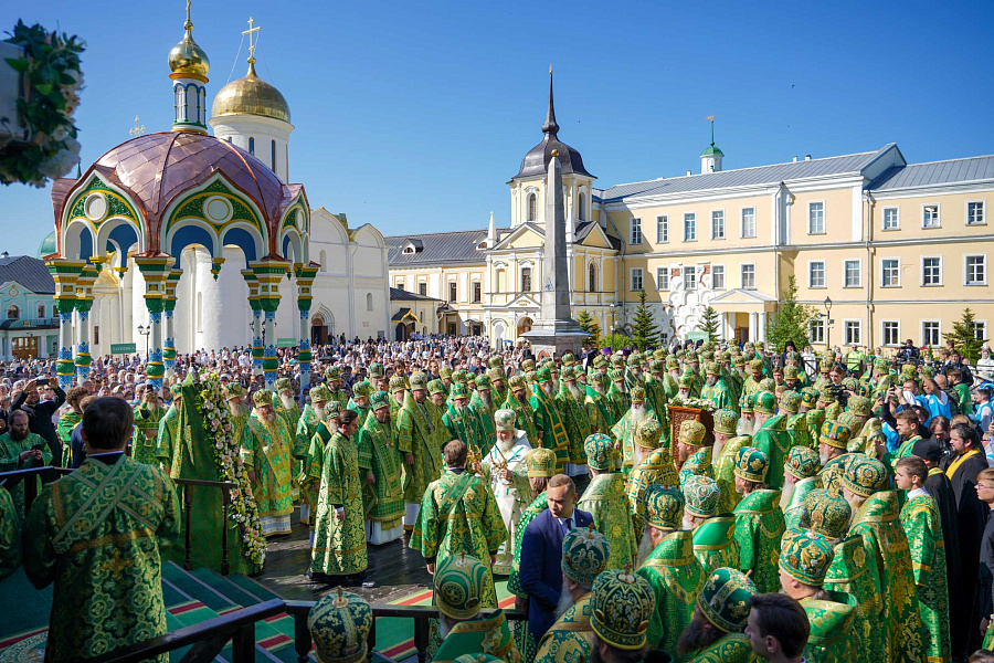 В день памяти преподобного Сергия Радонежского Предстоятель Русской Церкви совершил Литургию в Троице-Сергиевой лавре