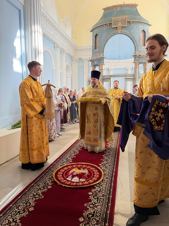Архиерейское богослужение в Казанском храме Усадьбы Чернышёвых