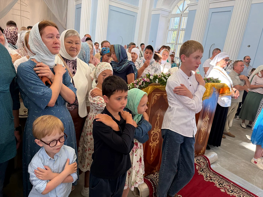 Архиерейское богослужение в Казанском храме Усадьбы Чернышёвых