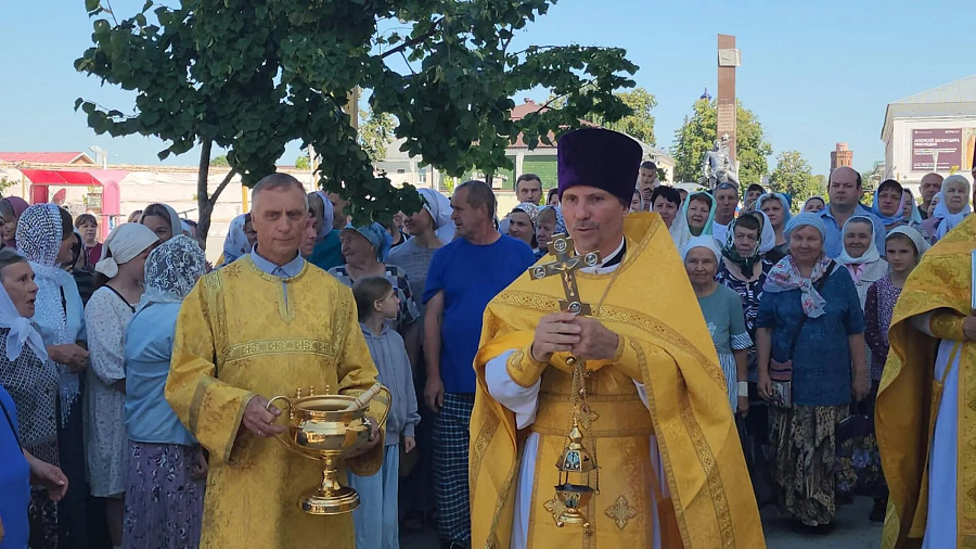 В Троицком храме Зарайска впервые за 90 лет совершили Божественную литургию