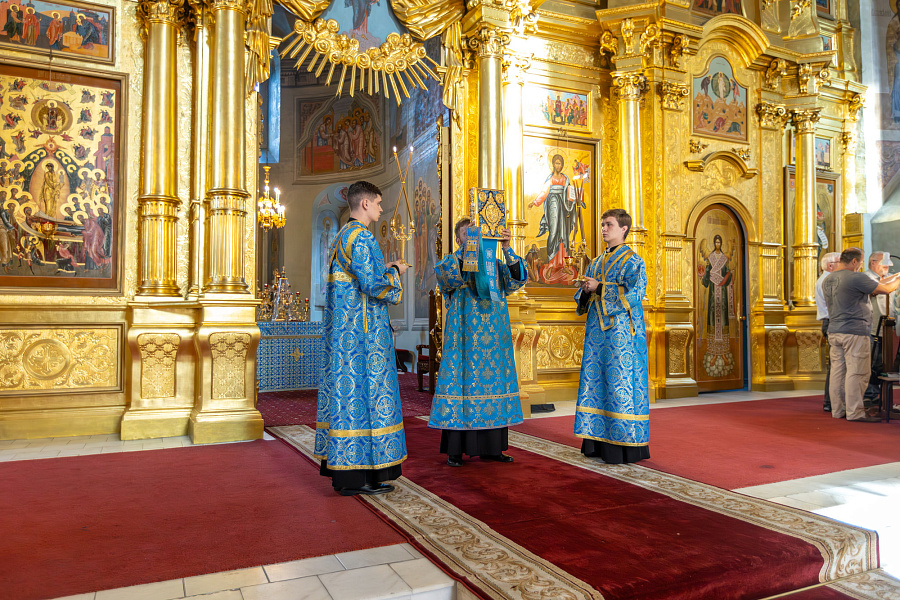 Всенощное бдение в Успенском кафедральном соборе города Коломны