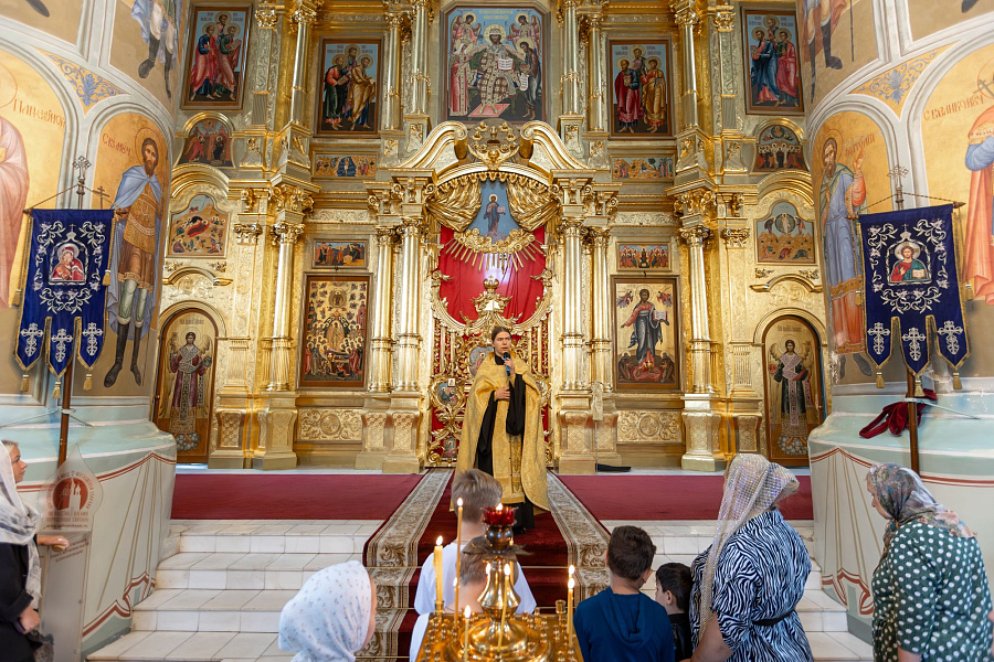 Архиерейское богослужение в Успенском кафедральном соборе города Коломны