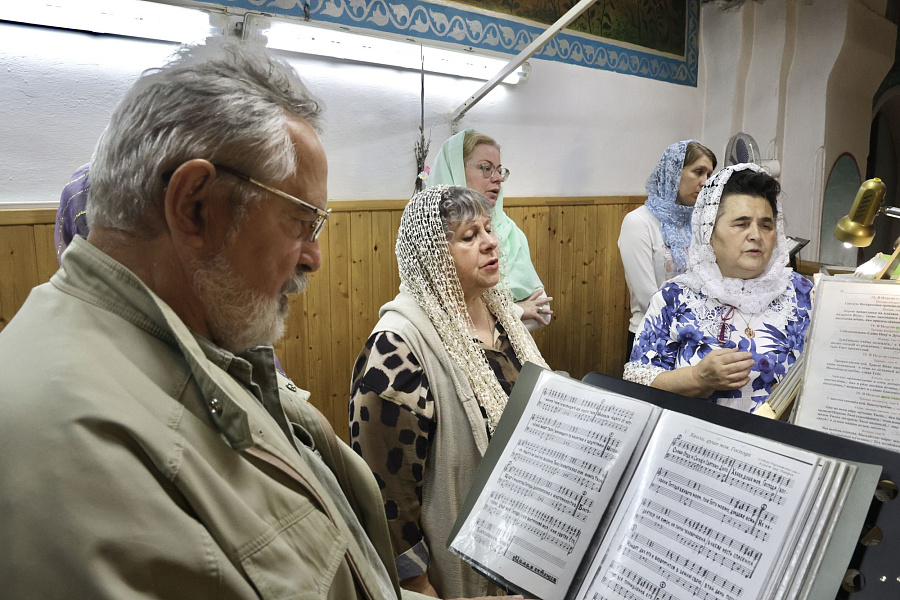 Поздравление священнической семьи Безручко с 50-летием брака
