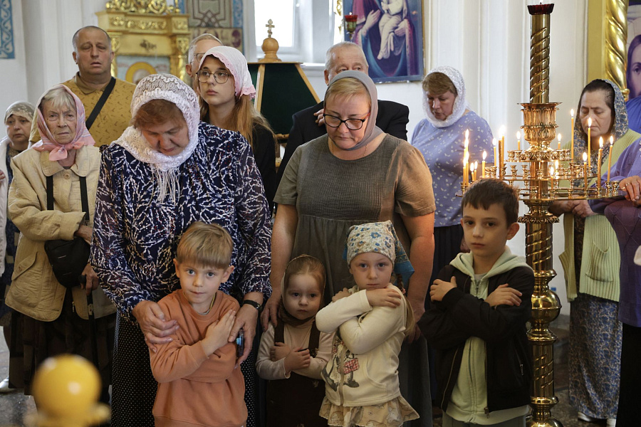 Поздравление священнической семьи Безручко с 50-летием брака
