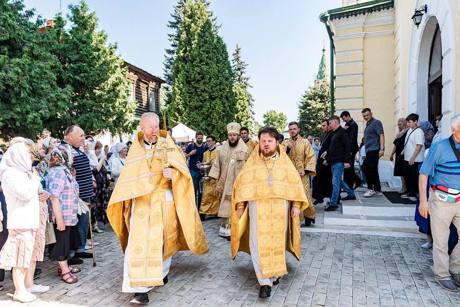 Архиерейское богослужение в Илиинском храме города Серпухова