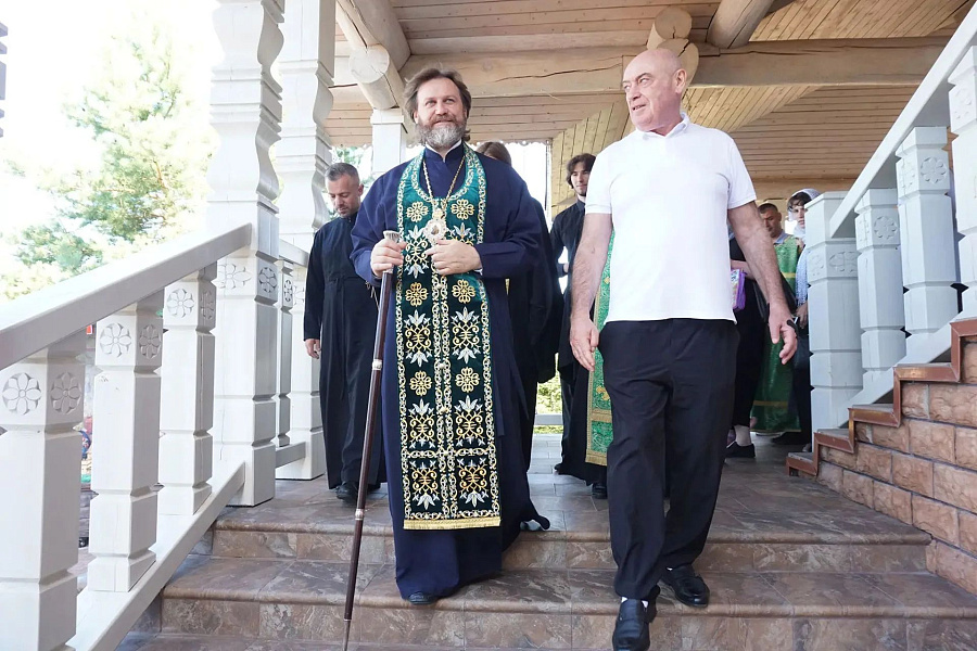 Архипастырский визит в Архиерейское Подворье храма в честь всех святых Соловецких с. Бушарино