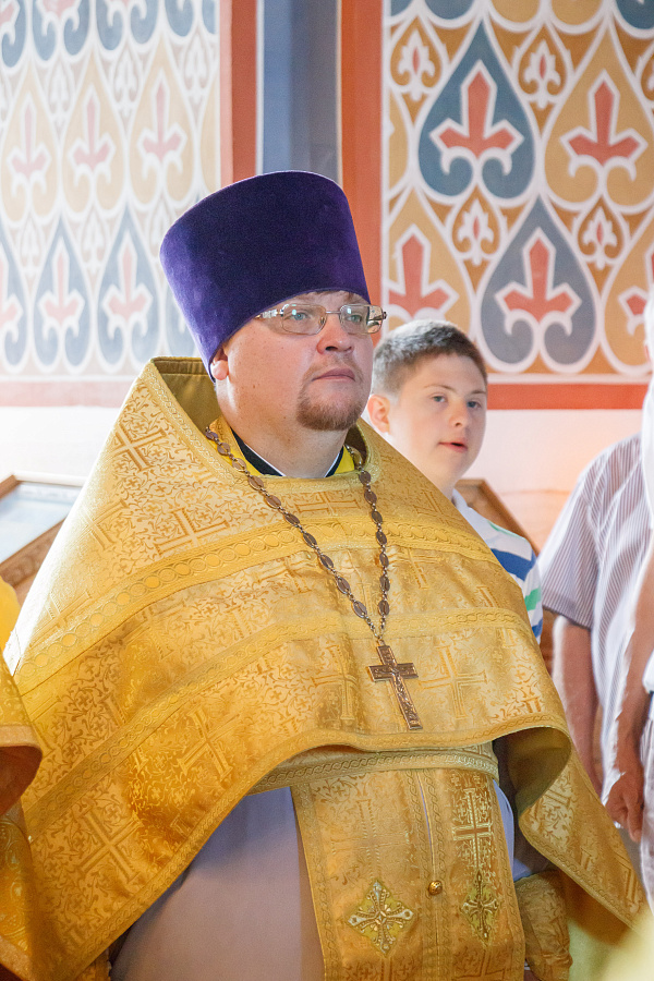 Архиерейское богослужение в Преображенском храме села Бортниково г.о. Ступино
