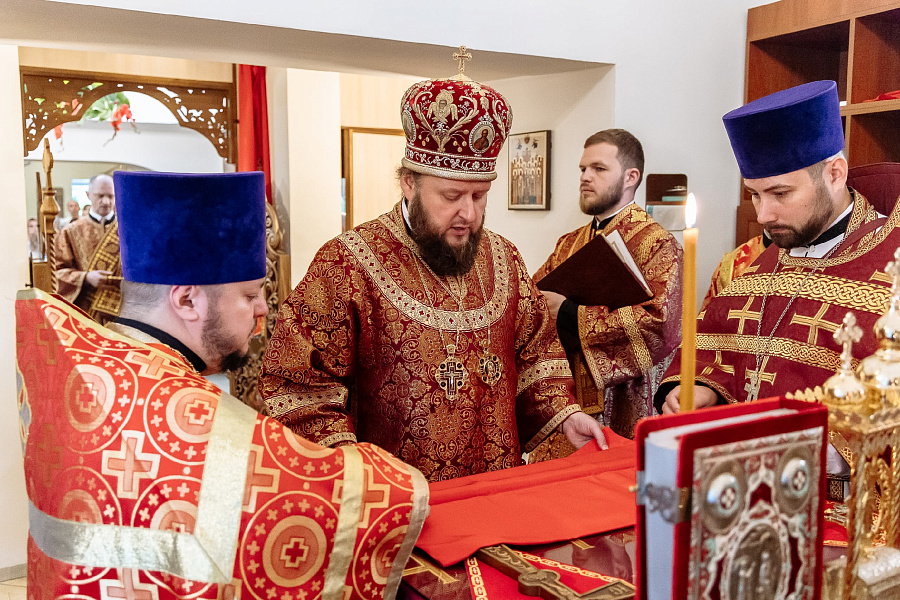 Архиерейское богослужение в Пантелеимоновском храме села Красный Путь г.о. Домодедово
