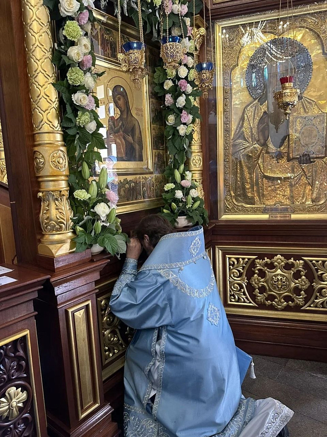 Владыка Фома возглавил богослужение в день престольного праздника в Архиерейском подворье Гребневской иконы Божией Матери