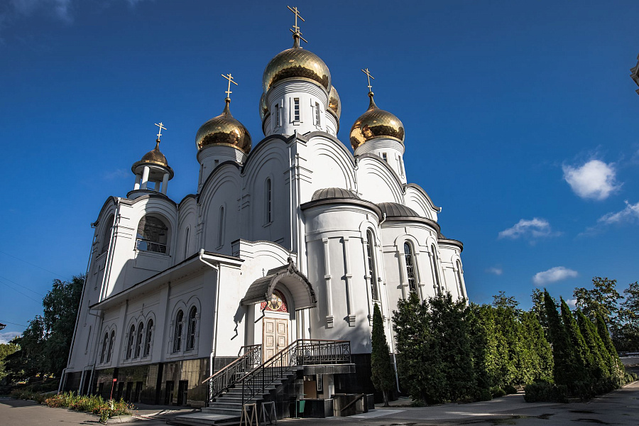 Архиерейское богослужение в Спасо-Преображенском храме города Жуковский