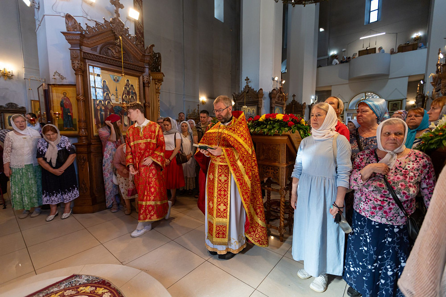 Архиерейское богослужение в Спасо-Преображенском храме города Жуковский
