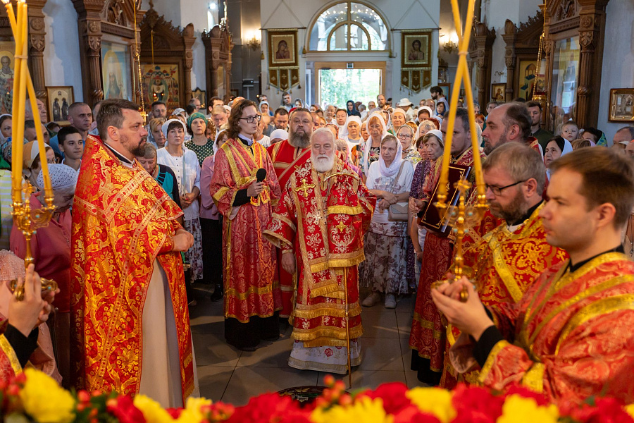 Архиерейское богослужение в Спасо-Преображенском храме города Жуковский