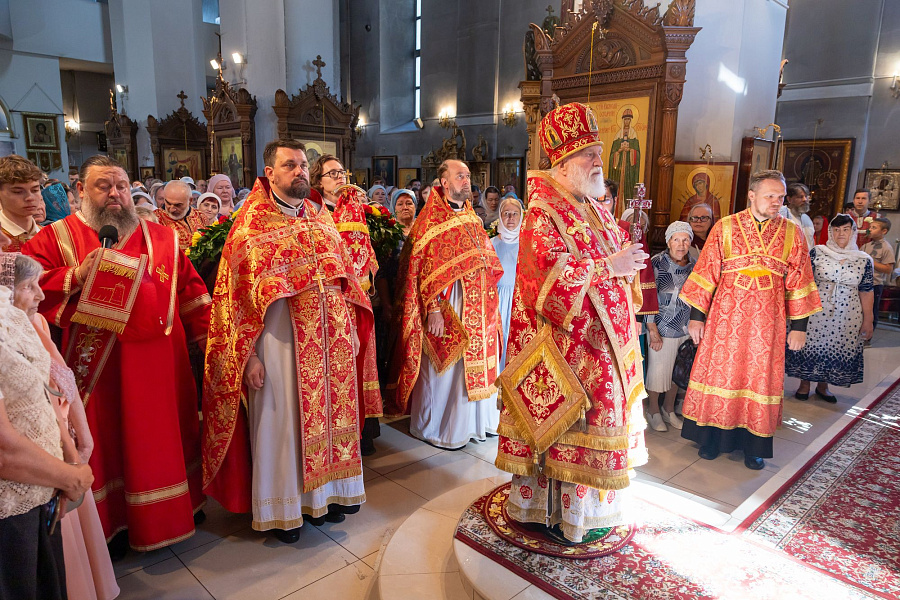 Архиерейское богослужение в Спасо-Преображенском храме города Жуковский