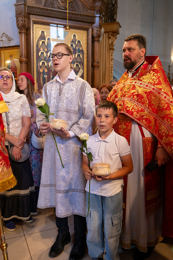 Архиерейское богослужение в Спасо-Преображенском храме города Жуковский