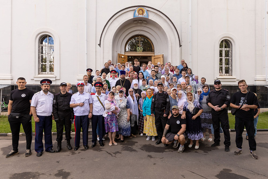 Архиерейское богослужение в Спасо-Преображенском храме города Жуковский