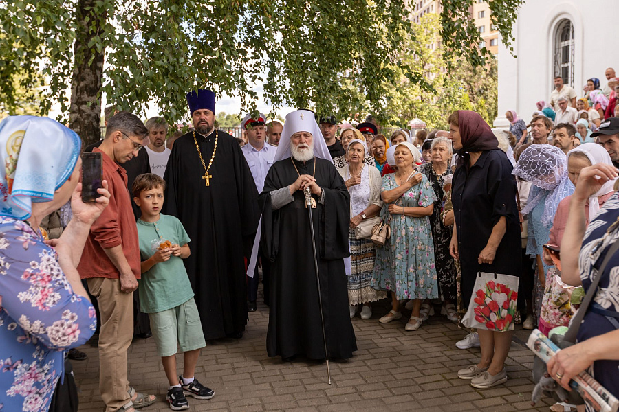 Архиерейское богослужение в Спасо-Преображенском храме города Жуковский