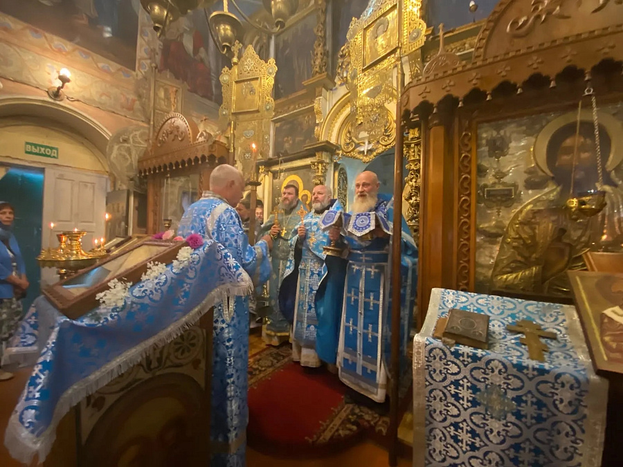 Соборное служение духовенства 1-го Бронницкого округа в престольный праздник Смоленского храма села Кривцы