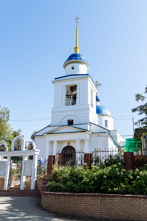 Архиерейское богослужение в храме Смоленской иконы Божией Матери села Константиново г.о. Домодедово