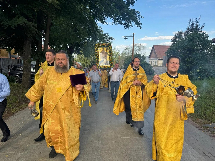 Праздничные мероприятия в Зарайске в день памяти рождества святителя Николая