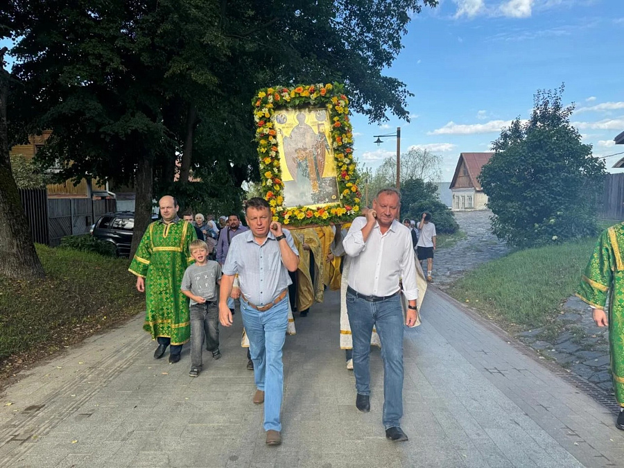 Праздничные мероприятия в Зарайске в день памяти рождества святителя Николая