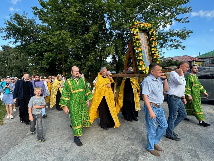Праздничные мероприятия в Зарайске в день памяти рождества святителя Николая