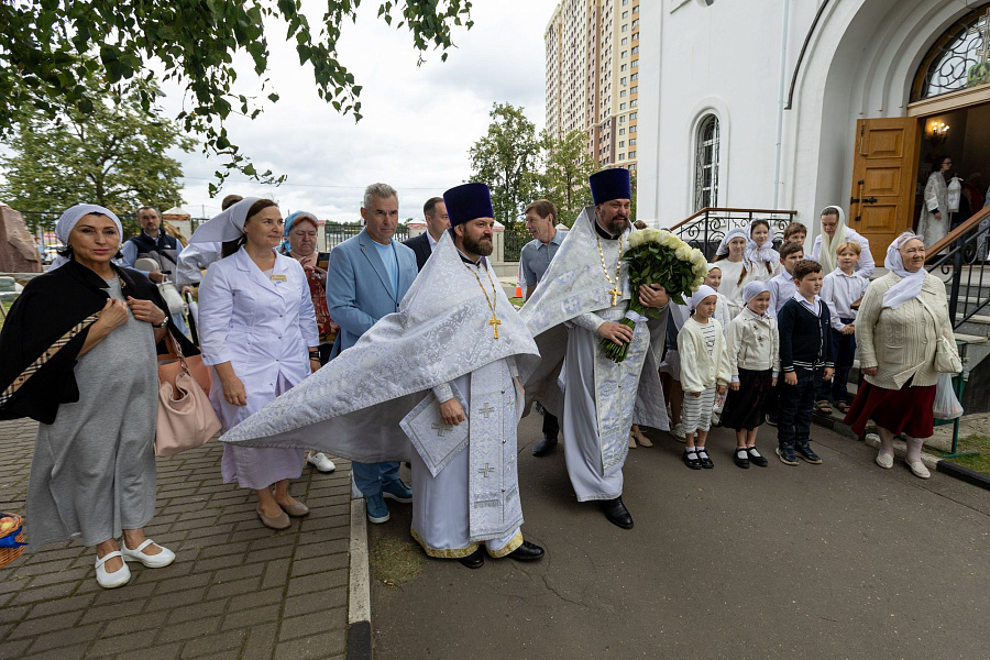 Архиерейское богослужение в Спасо-Преображенском храме города Жуковский