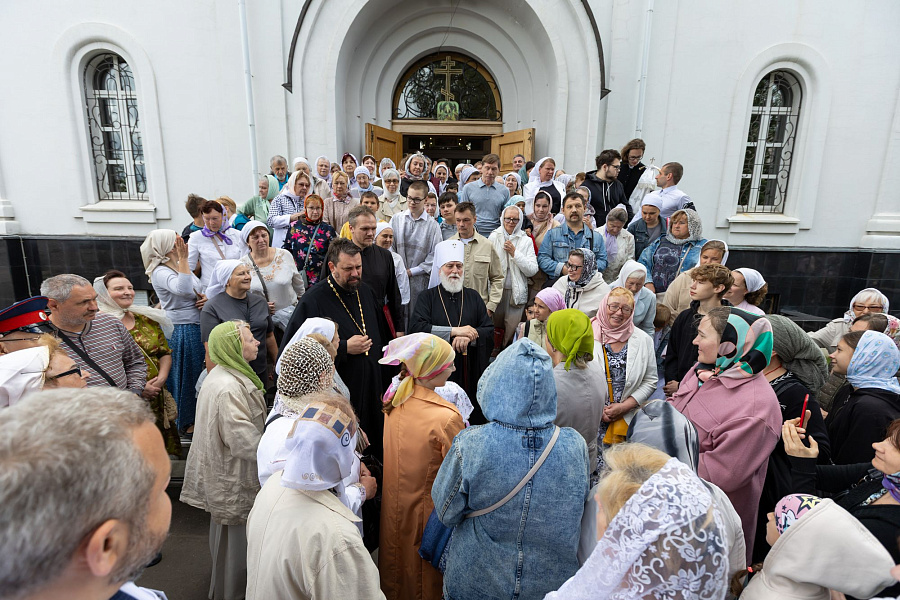Архиерейское богослужение в Спасо-Преображенском храме города Жуковский
