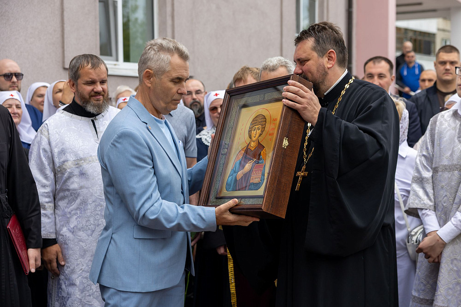 Архиерейское богослужение в Спасо-Преображенском храме города Жуковский