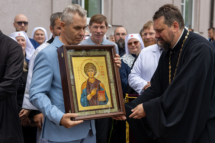 Архиерейское богослужение в Спасо-Преображенском храме города Жуковский