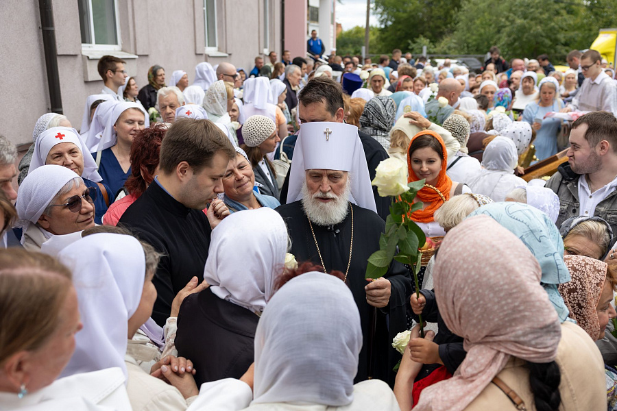 Архиерейское богослужение в Спасо-Преображенском храме города Жуковский