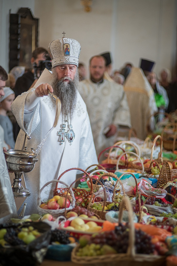 Архиерейское богослужение в Троицком соборе города Клина