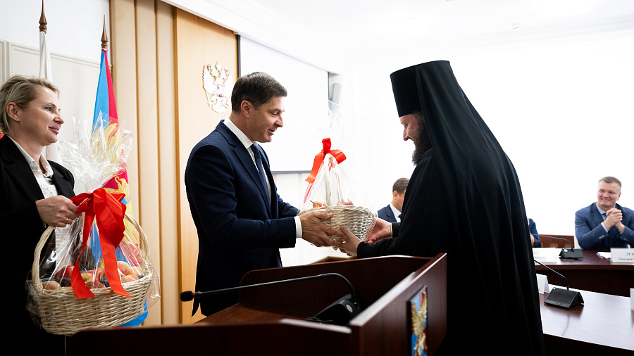 Участие архиепископа Аксия в заседании Совета депутатов г.о. Люберцы по утверждению новых геральдических символов округа