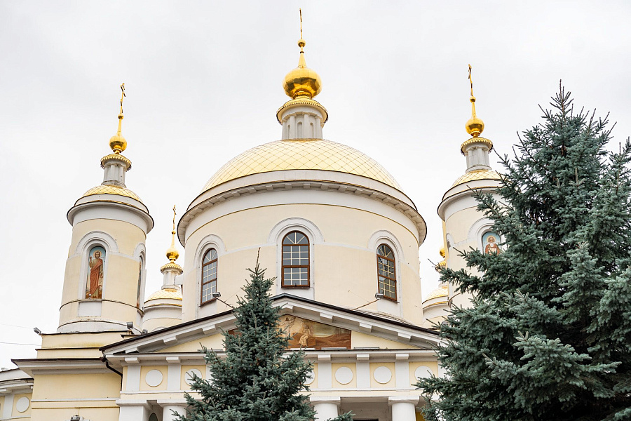 Соборное архиерейское богослужение в Троицком кафедральном соборе города Подольска
