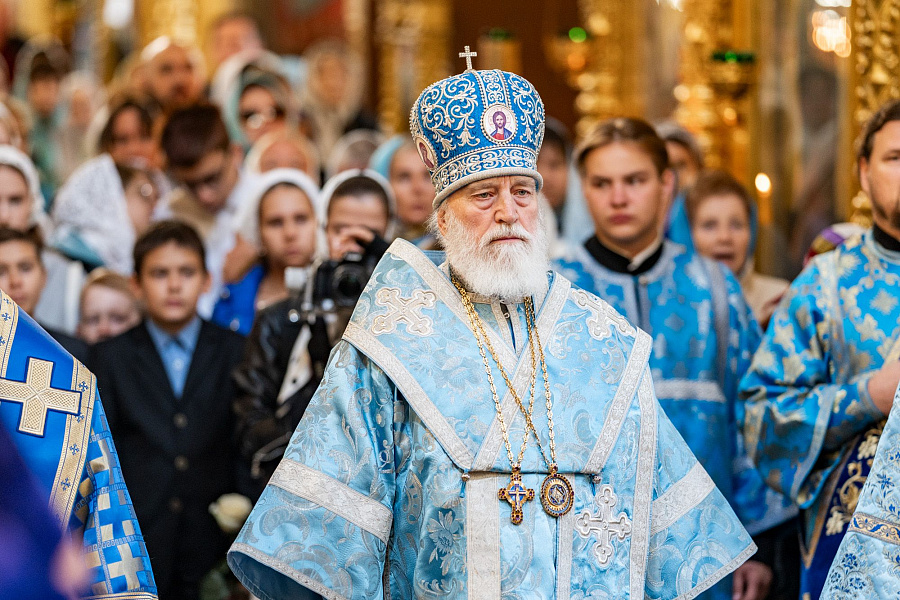 Соборное архиерейское богослужение в Троицком кафедральном соборе города Подольска