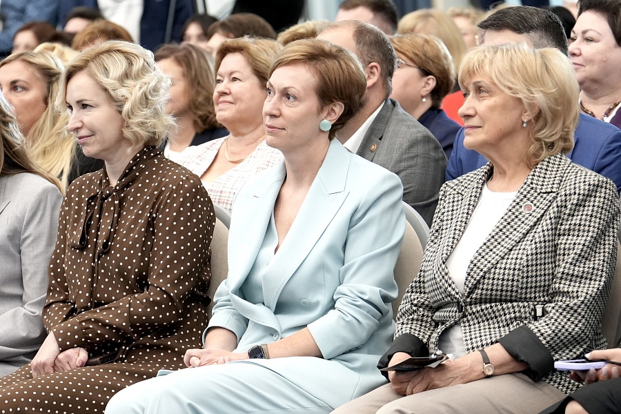 Патриарший наместник и архиереи Московской митрополии приняли участие в форуме педагогов Подмосковья в Красногорске