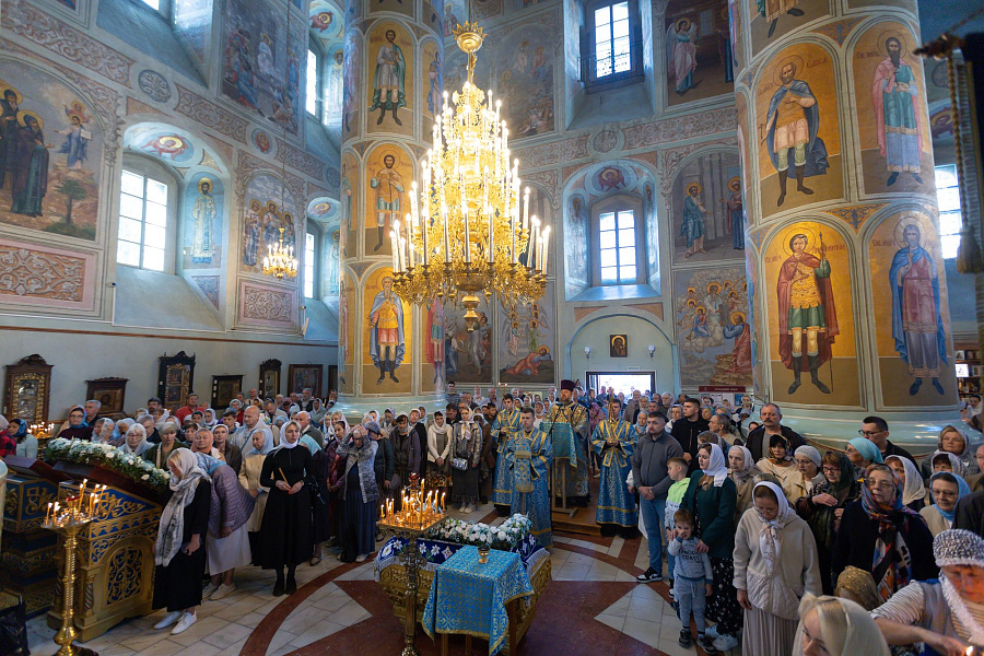 Престольный праздник Успенского кафедрального собора города Коломны
