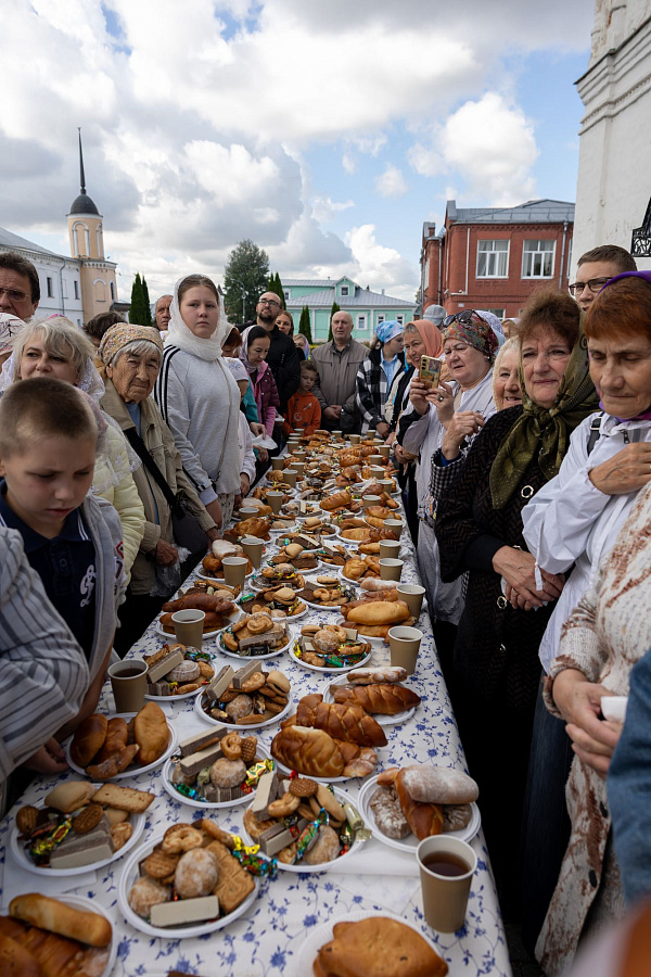 Престольный праздник Успенского кафедрального собора города Коломны