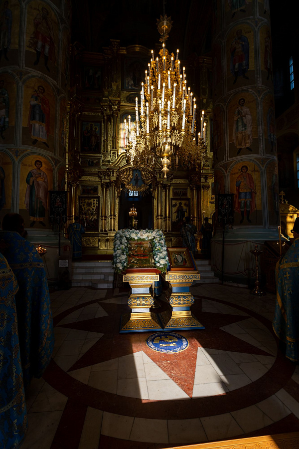 Всенощное бдение в Успенском кафедральном соборе города Коломны